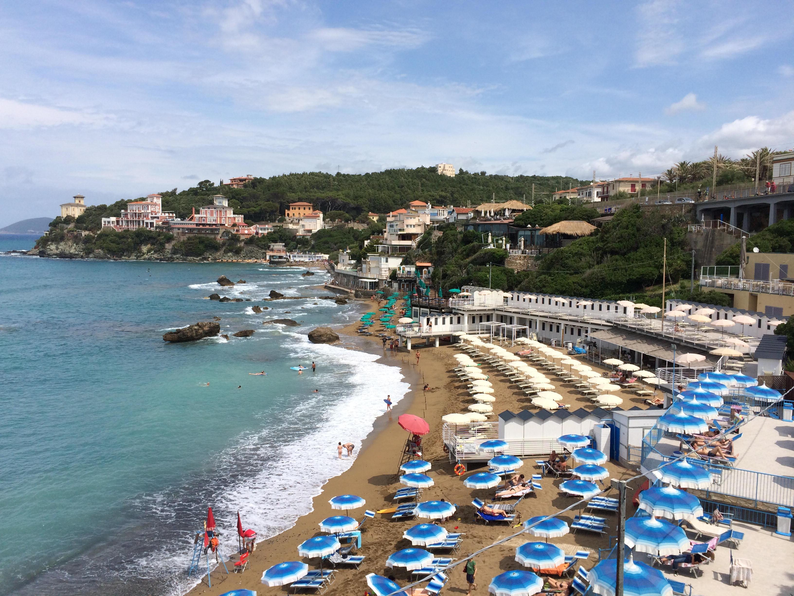 Da Vada a Castiglioncello è allarme per il turismo: «Senza ombrellone sicuro i bagnanti disdicono le case» 