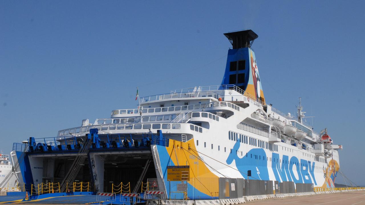 Coronavirus, negativo il tampone sul passeggero della Moby arrivata a Cagliari