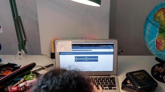 Pochi pc, internet a singhiozzo: «Per noi la DaD è una rincorsa»