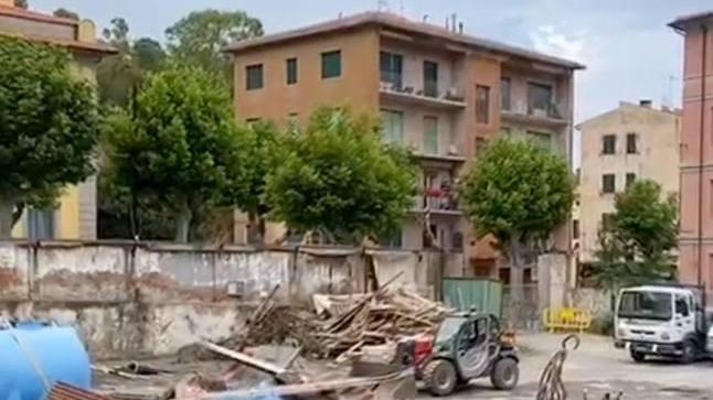 Va avanti la demolizione dell’officina San Jacopo