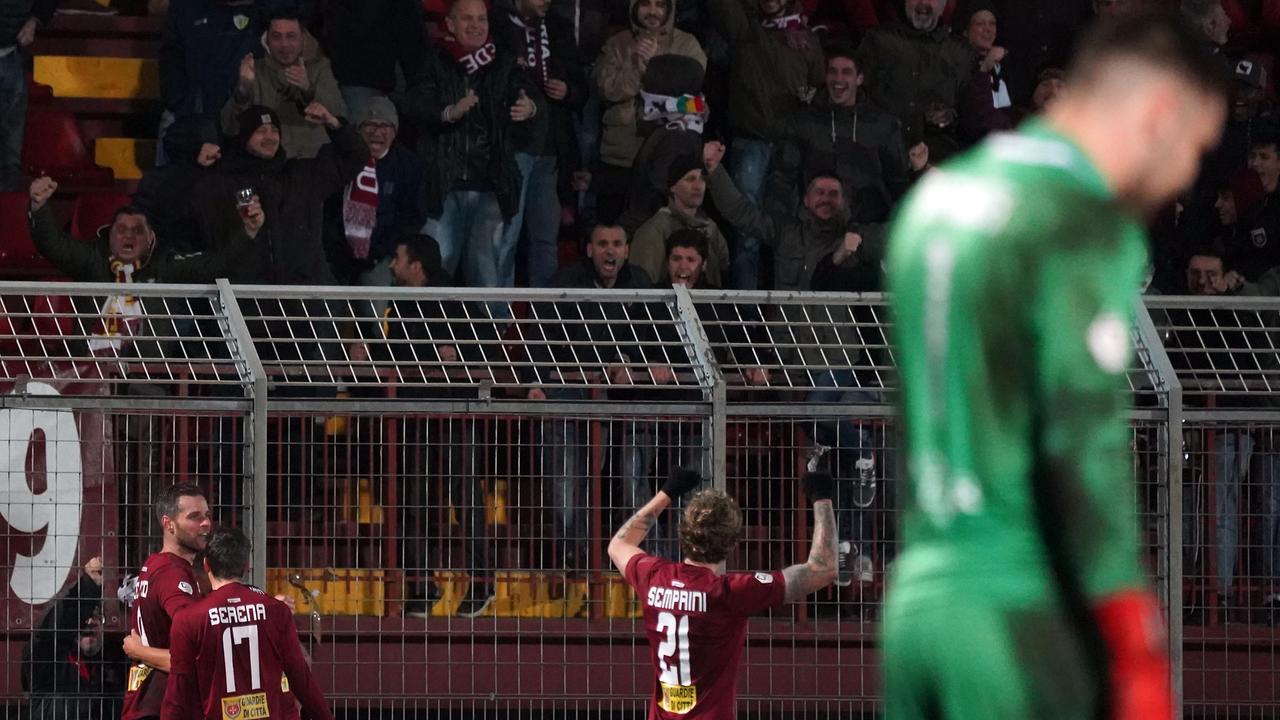 L'esultanza dei granata dopo un gol di De Cenco