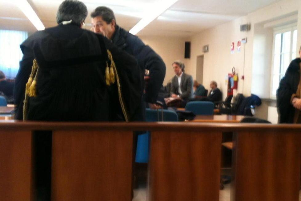 Perseguitava la vicina di casa, condannato disabile