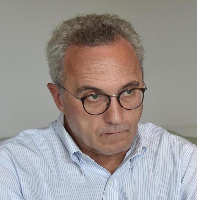 L'assessore regionale: «Il ballo è al chiuso, un problema. Ma proveremo a farli riaprire» 