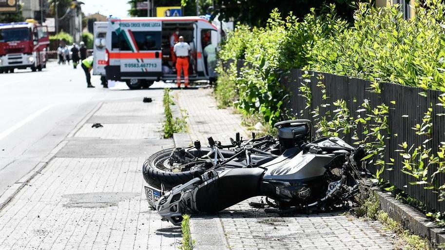 Una frazione divisa in due da una strada pericolosa