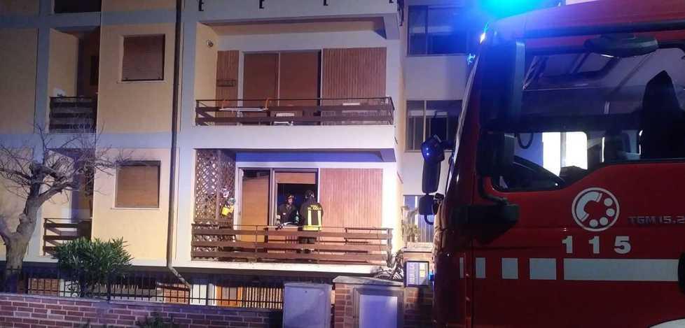 Scoppia l’incendio nell’appartamento rimasto vuoto 