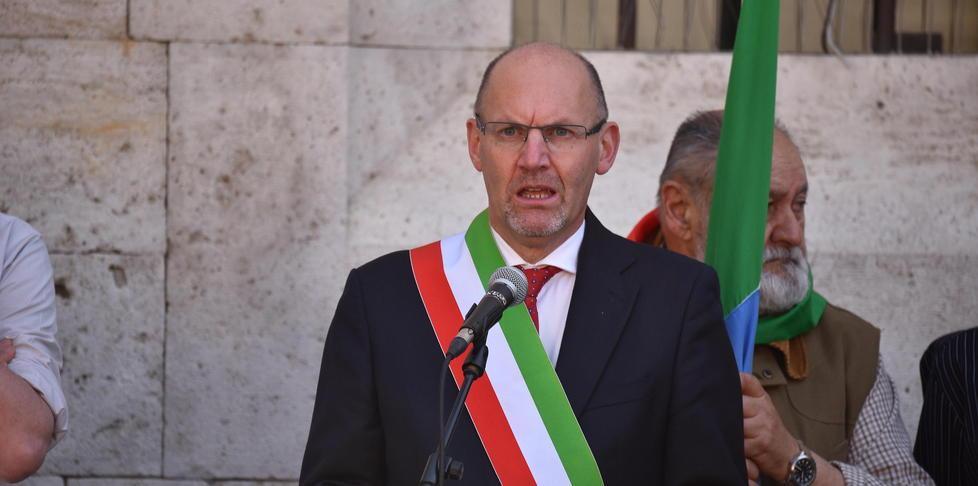 Incompatibilità Il sindaco Giuntini bacchetta il Pci 