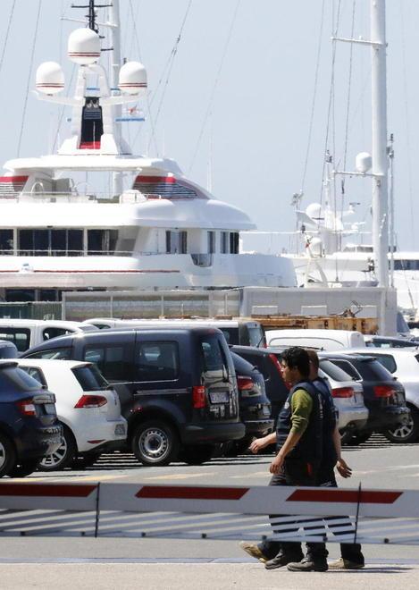 Operaio di 37 anni ustionato al volto mentre lavora nel cantiere Benetti 