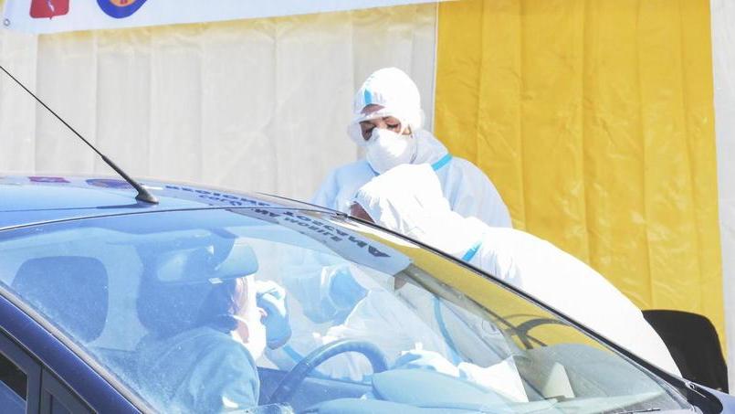 Accordo tra l’Asl e alcuni centri medici per 2.500 tamponi da fare dentro l’auto