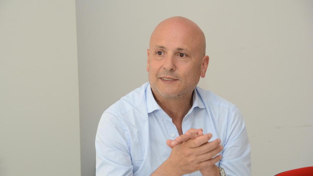 Le minoranze: «Diamo 2 milioni a famiglie e società sportive»