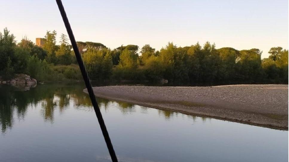 L’Ombrone a Paganico dove sono rimasti intrappolati i due ragazzini