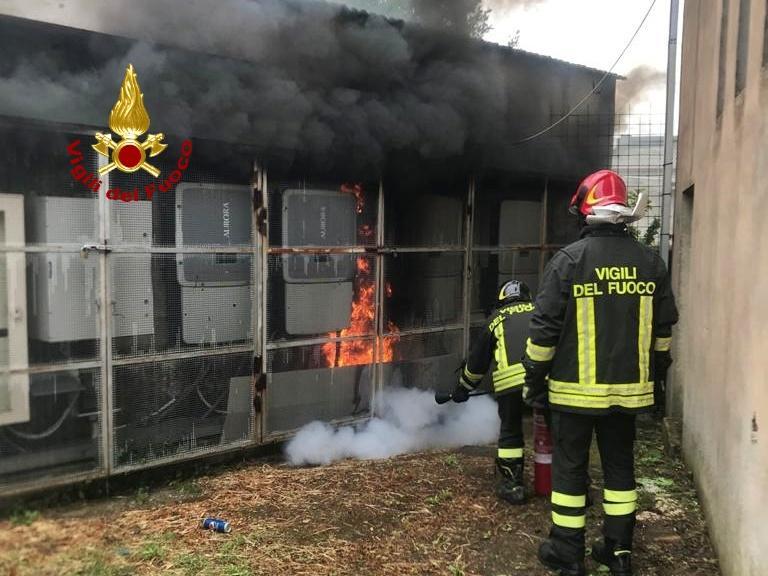 Mandas, fiamme nel palazzo comunale