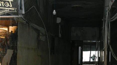 L'interno (vuoto) dell'ex Ristori in via Fillungo
