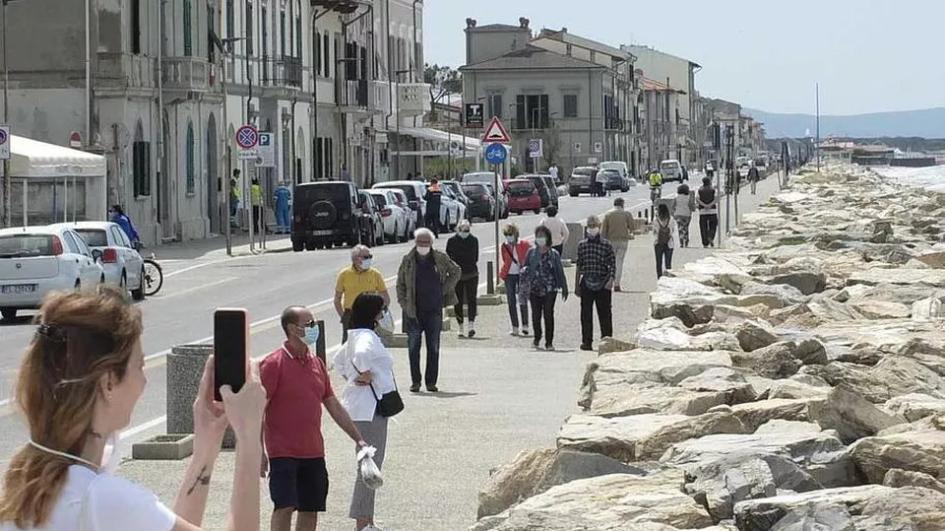 Fase 3, pedonalizzato il lungomare di Marina di Pisa