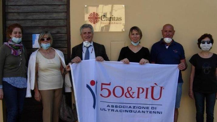 Donazione alla Caritas per le persone anziane