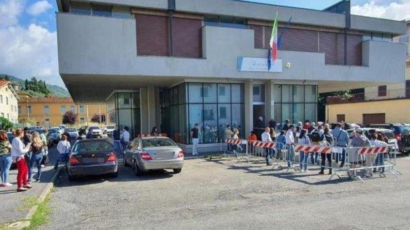 Agenzia delle entrate aperta soltanto 4 ore a settimana il martedì mattina