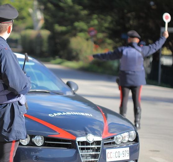 Minore ruba alcolici in un bar Denunciato dai carabinieri 