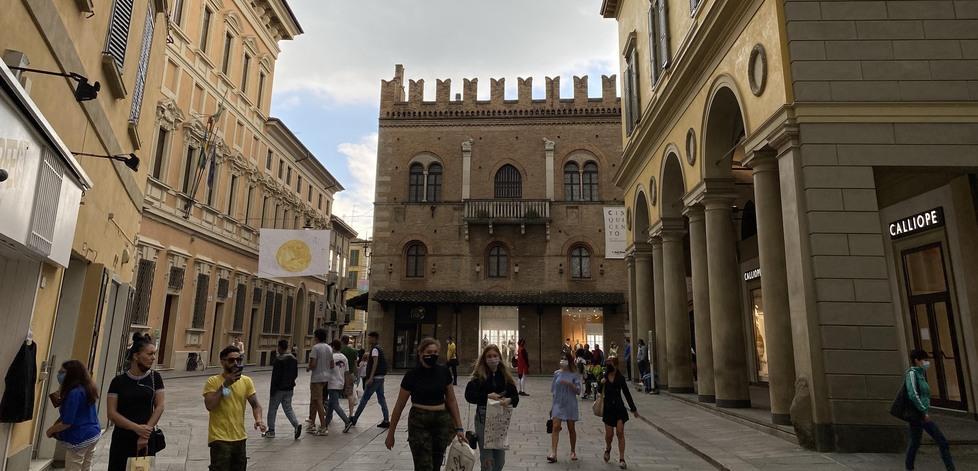 In Piazza del Monte la calamita commerciale riparte ma con il freno