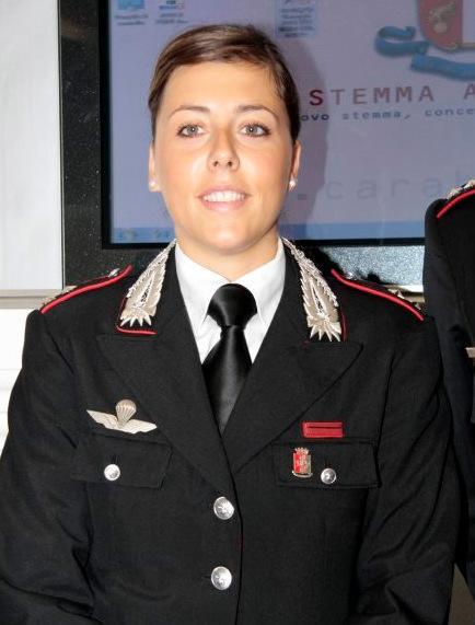 Donna rischia di annegare: salvata da una carabiniera 