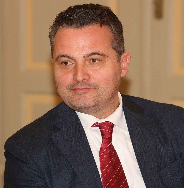 L'assessore regionale alla Sanità Raffaele Donini