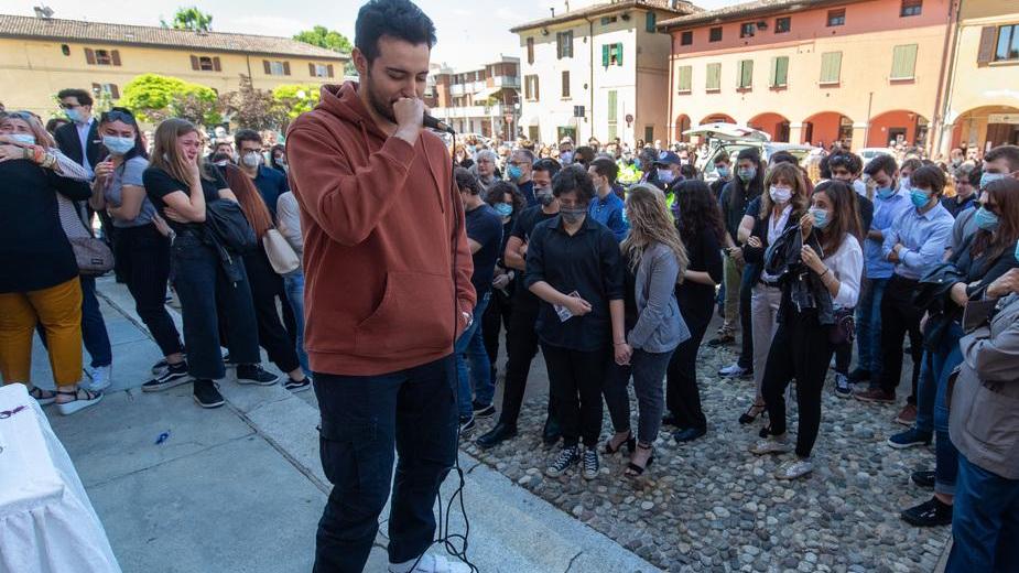Parole e musica da innamorato. Il fidanzato di Lea: «Ricordatevi sempre, mai mollare»