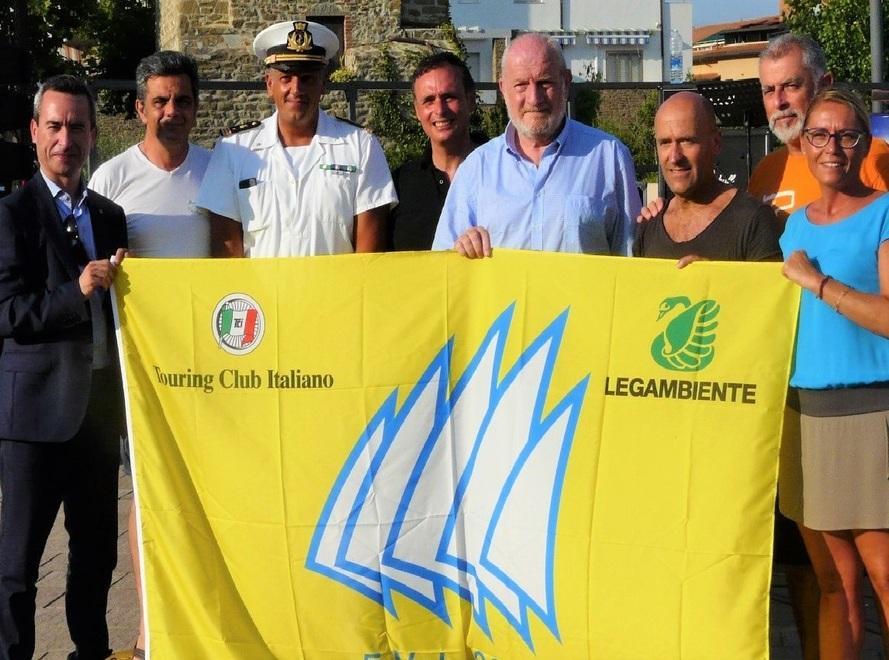 A Castiglione tornano a sventolare le 5 Vele Legambiente - Touring 