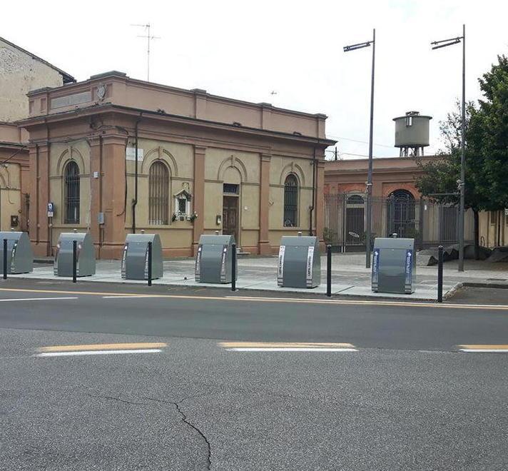 «Cassonetti da rimuovere, deturpano la storica Leopolda» 