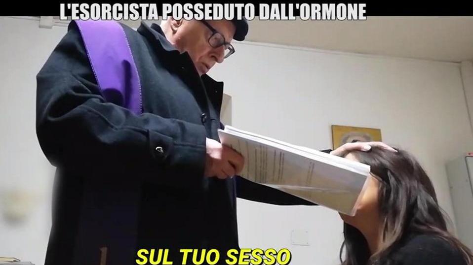 Quella mano sulle parti intime per scacciare vudù e macumba