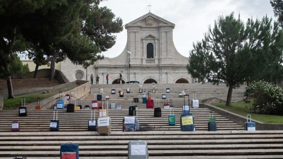 Agenti di viaggio in tilt, duemila posti a rischio: «La Regione ci aiuti»