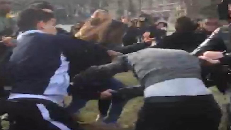 Modena Rissa tra cinquanta giovani dal Novi Sad alla stazione bus 