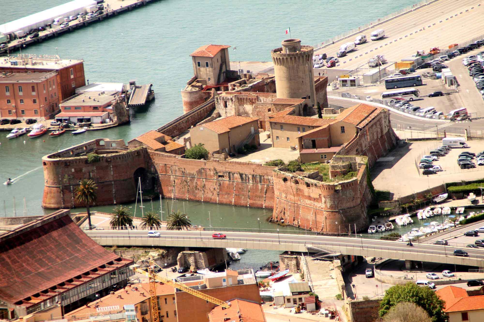 Riapre la Fortezza Vecchia, ok a visite e spettacoli serali 