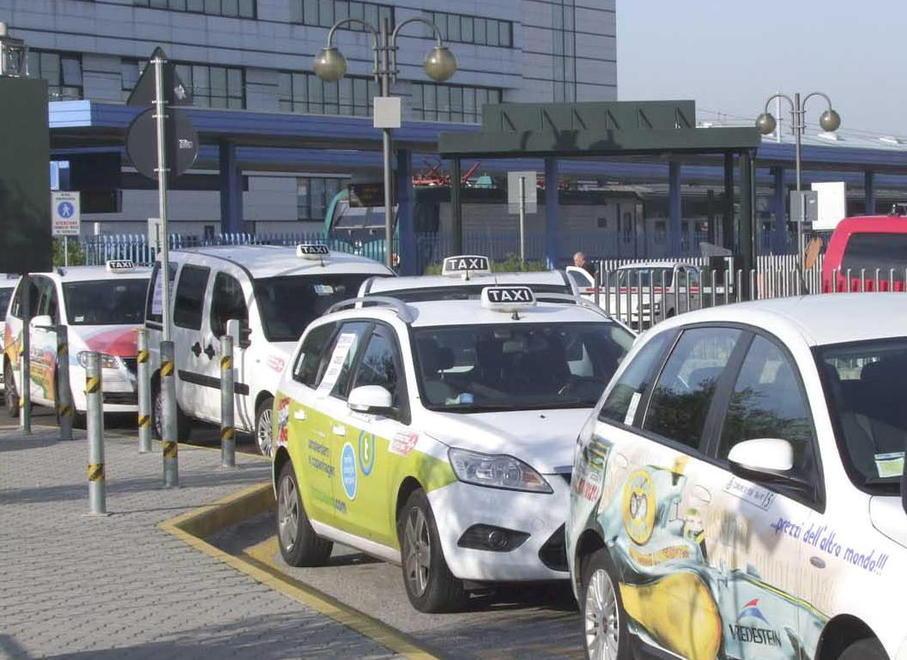 Il crollo delle presenze turistiche, l’aeroporto praticamente chiuso come tutte le attività turistico ricettive hanno messo in ginocchio soprattuttoquesto settore e il suo indotto