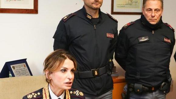 Truffato dalla banda degli assegni falsi ma la polizia ritrova i due motori spariti