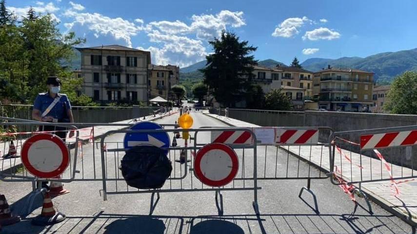 «Riaprite almeno ai pedoni il ponte Zambeccari»