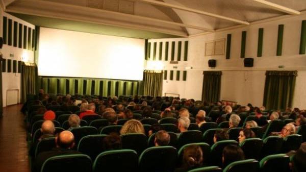 Regole troppo stringenti, tanti cinema non riapriranno