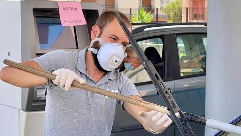 Caccia alla verde tra razionamenti e pompe a secco
