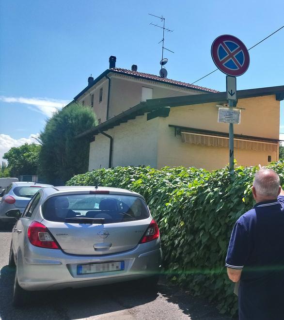 Troppe auto contromano e soste irregolari