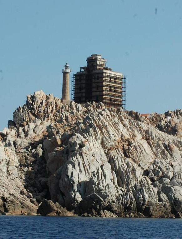 I fari di La Maddalena ai privati: Italia Nostra solleva dubbi 