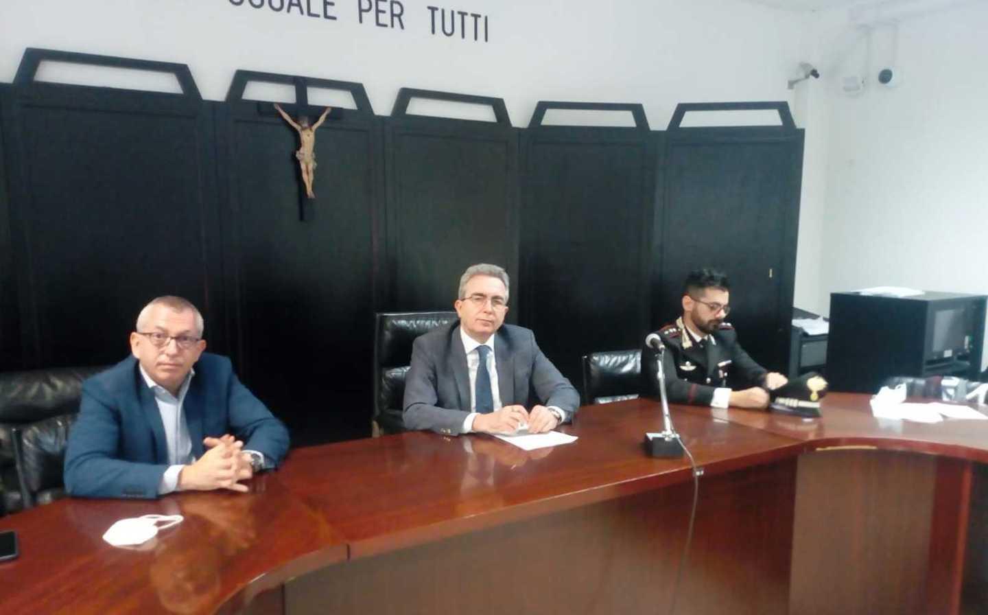 Rapina a don Pirarba, a Tortolì ore contate per il “palo” 