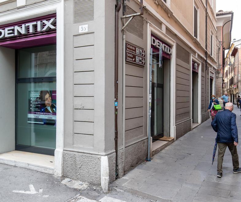 Ferrara, così si bloccano i finanziamenti per le cure interrotte da Dentix 
