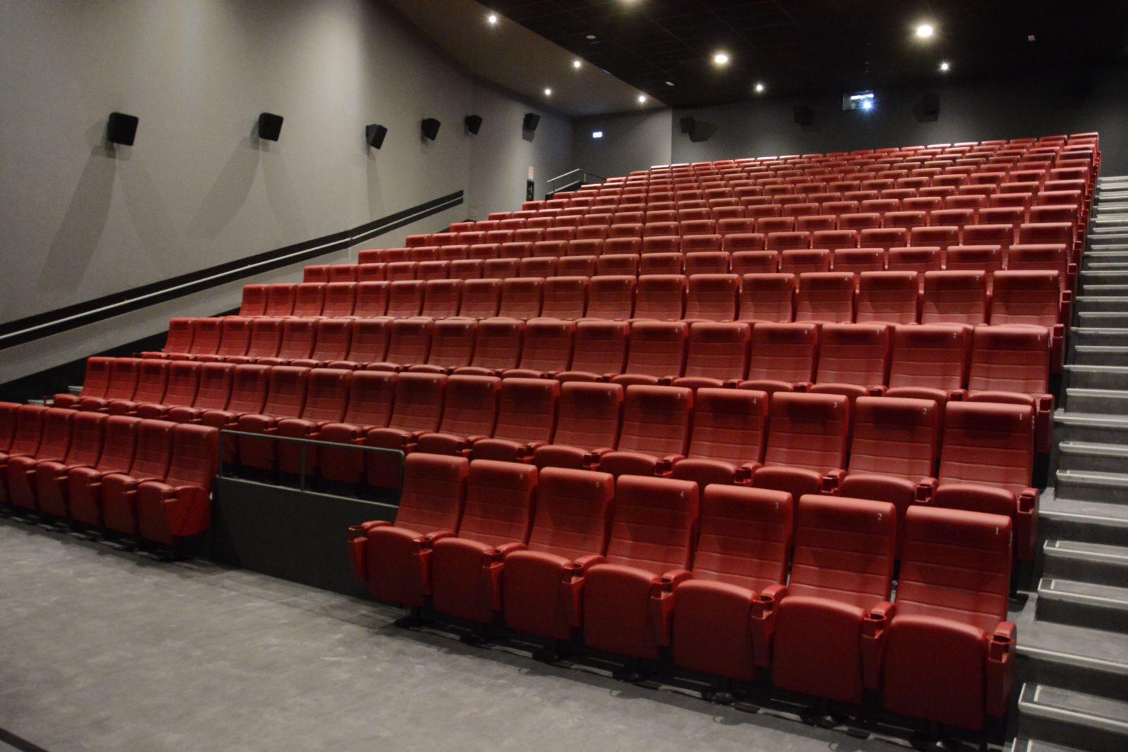 Slittano tutte le riaperture: l’incertezza ferma cinema e teatri in Sardegna