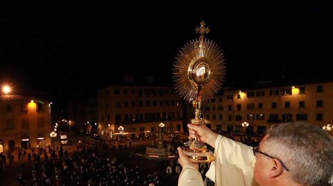In ottocento alla messa del Corpus Domini