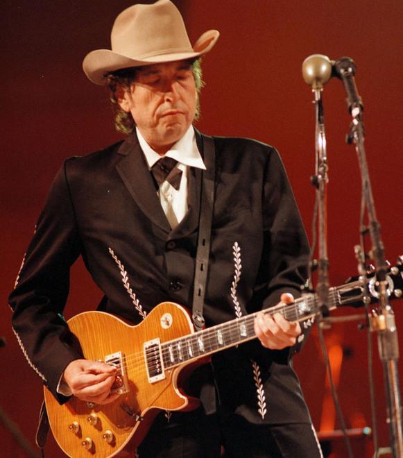 Immenso Bob Dylan Fiuta l’aria e presenta il nuovo album Che somiglia all’oggi 