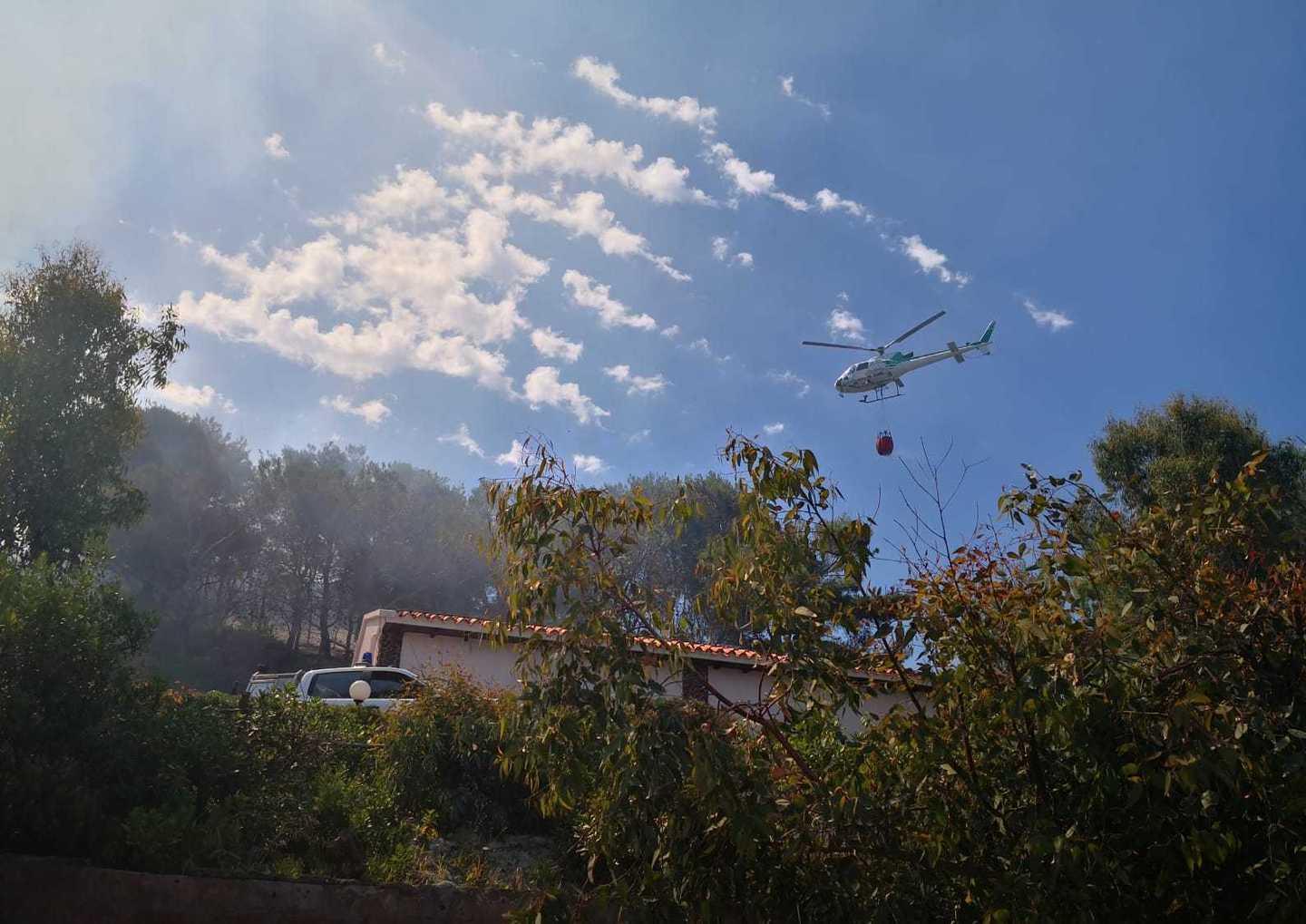Magomadas, incendio lambisce le case tra Turas e Pischinas