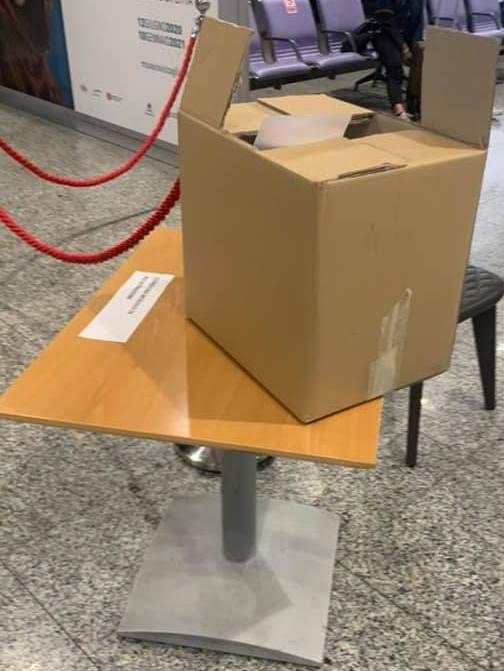 Lapia: «Bloccati all’arrivo». La Geasar: «È falso» 