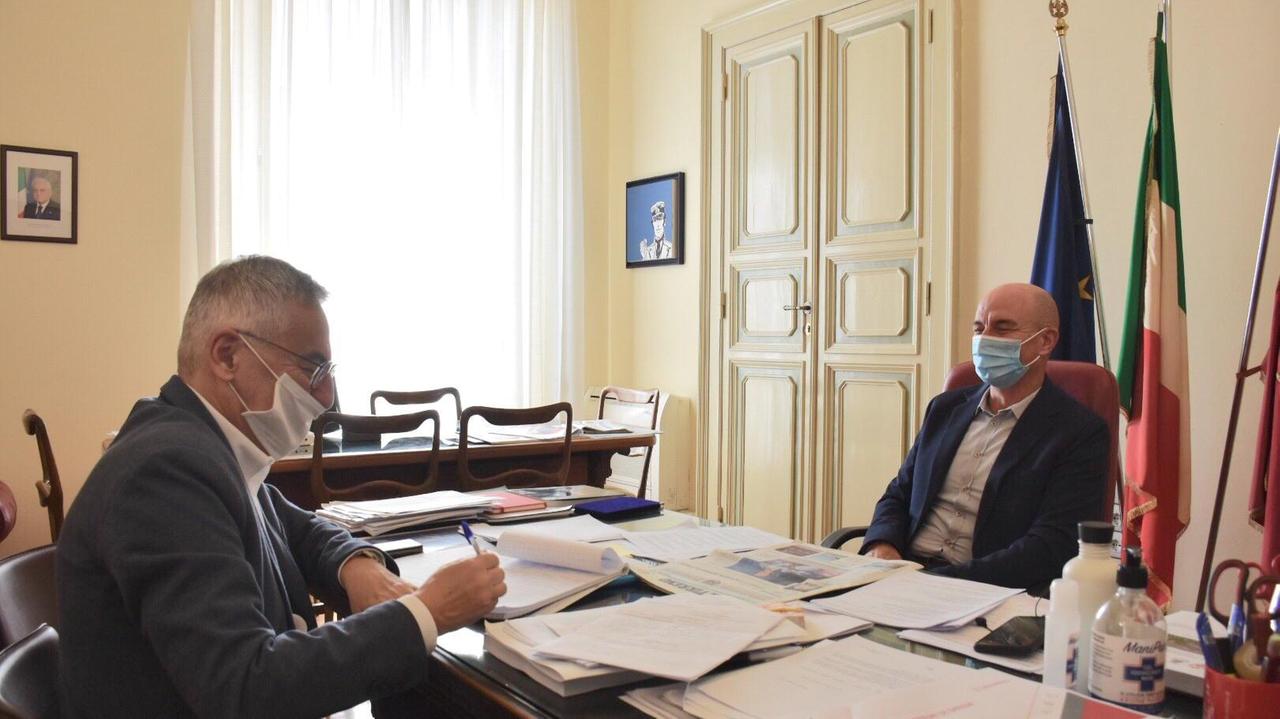 Il sindaco Salvetti durante l’intervista nel suo ufficio (SILVESTRI/MARZI)