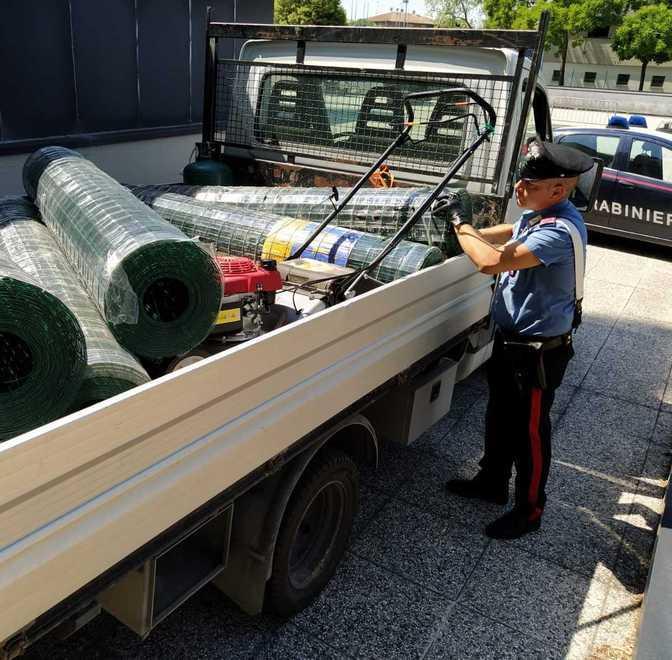 Assalto armato in una casa a Corporeno, ma un passante li sorprende 