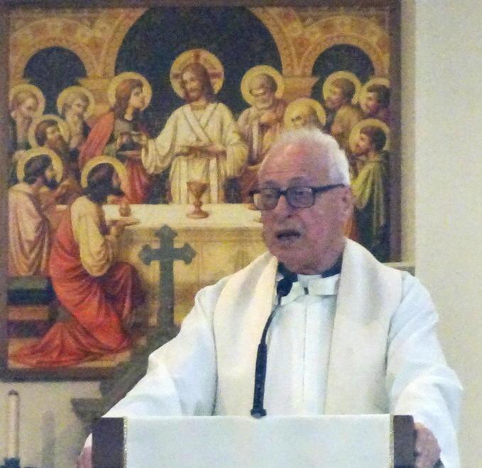 Don Paolo Palazzi durante una delle messe di domenica 7 giugno all’Immacolata Concezione (gori)