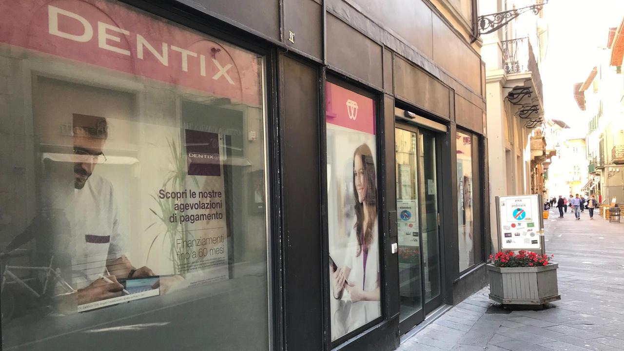 La clinica pratese di Dentix in via Mazzoni