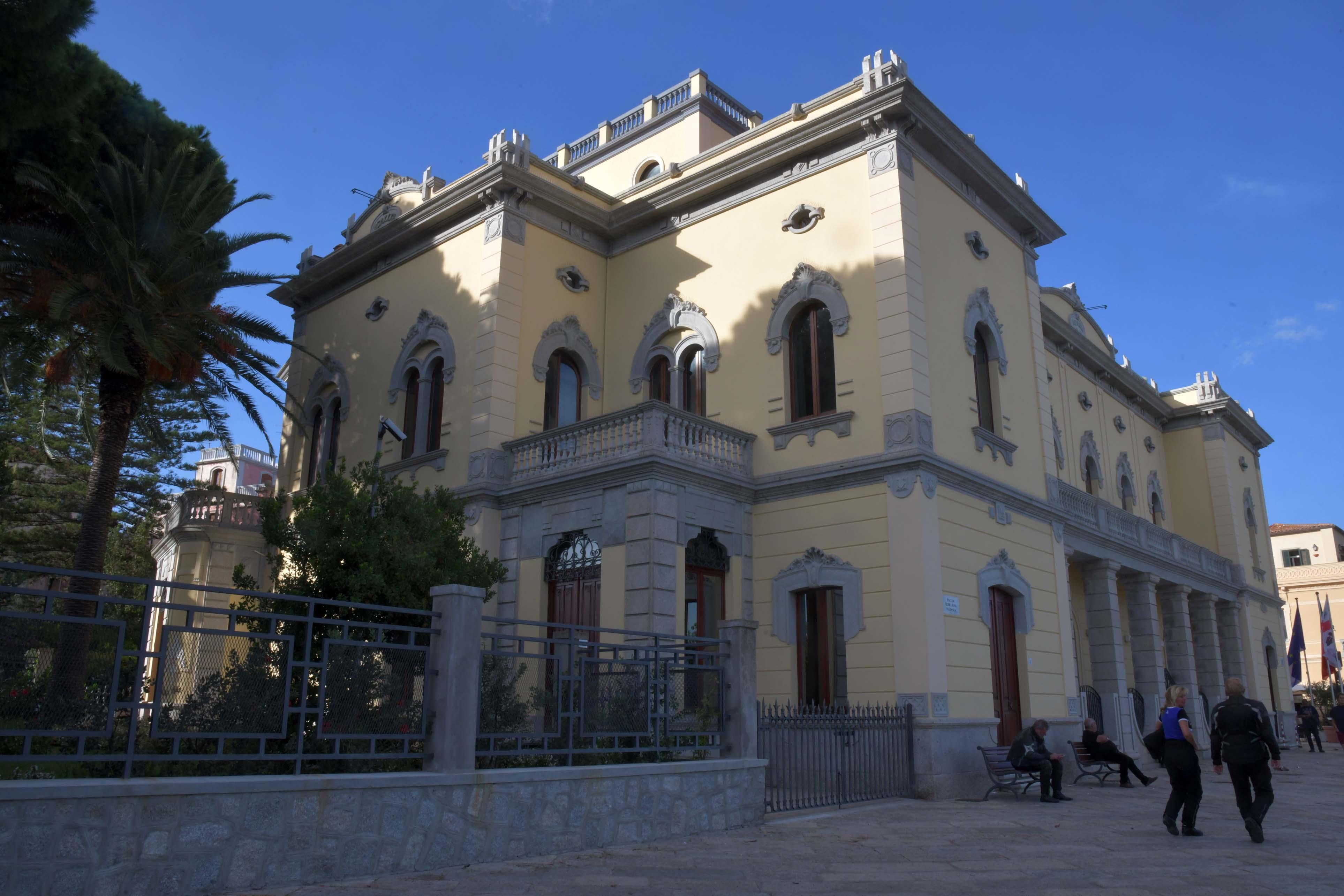 Il municipio di Olbia, immagine di repertorio