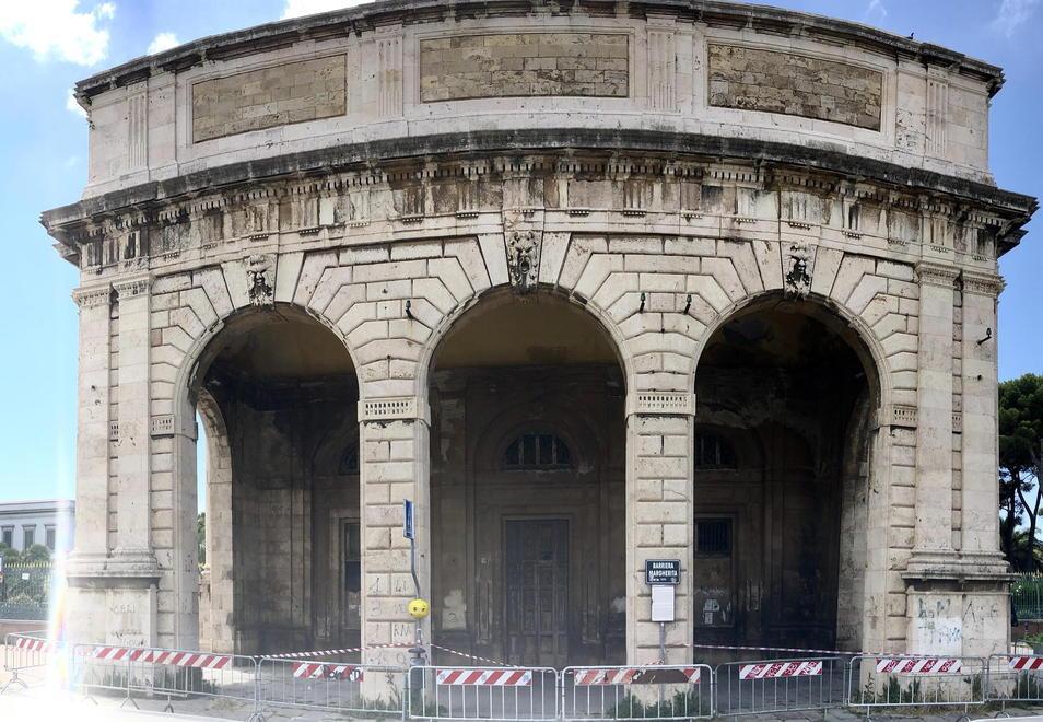 Cedimenti, infiltrazioni d’acqua e degrado Barriera Margherita è stata transennata 